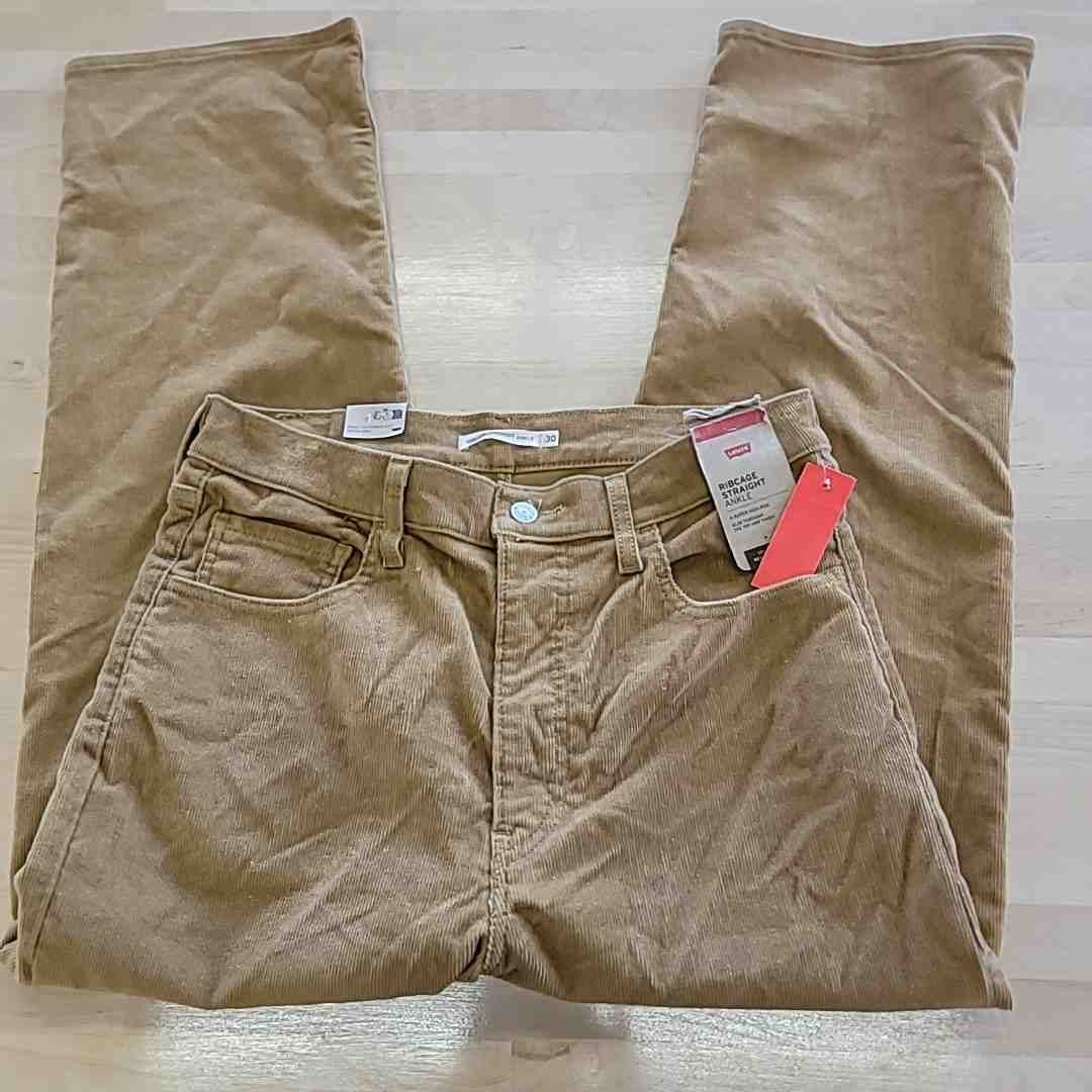 Levi Size 30 TanRibcage Straight Ankle Zip Jeans