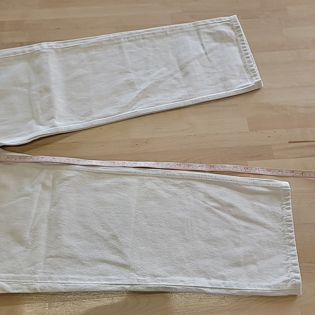 Levi's Size 31 Low Pro White Jeans