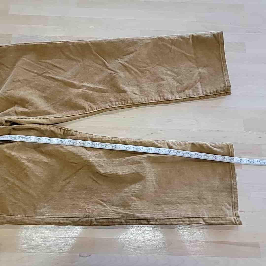 Levi Size 30 TanRibcage Straight Ankle Zip Jeans